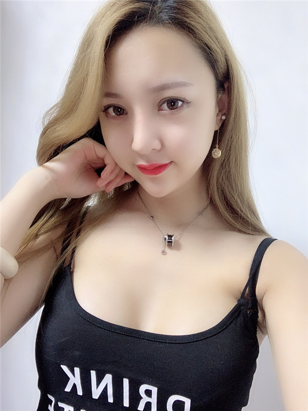北京艺星翟红宇假体隆胸怎么样?价格案例
